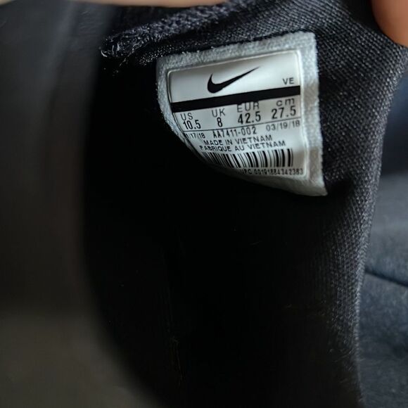 Nike Black Athletic Shoes - Picture 8 of 8